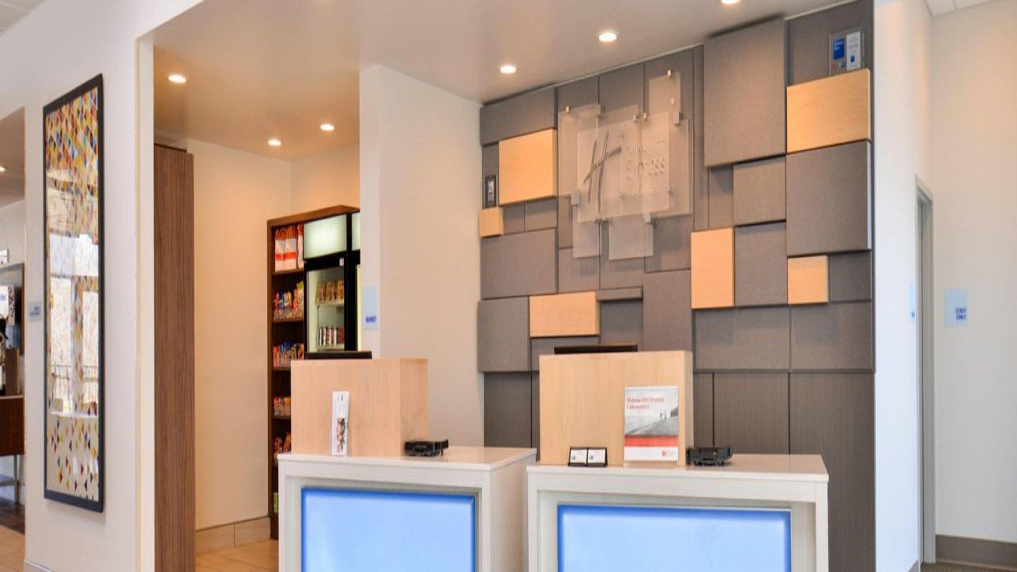 Фото Holiday Inn Express & Suites Southgate - Detroit Area, an Ihg Hotel