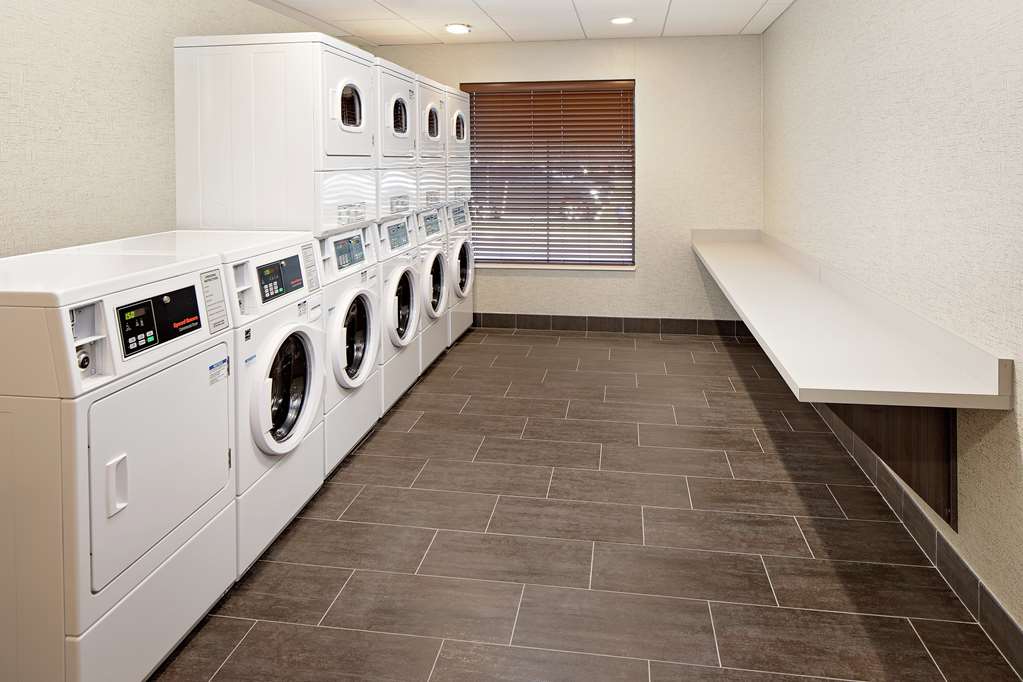 Фото Homewood Suites by Hilton Ronkonkoma