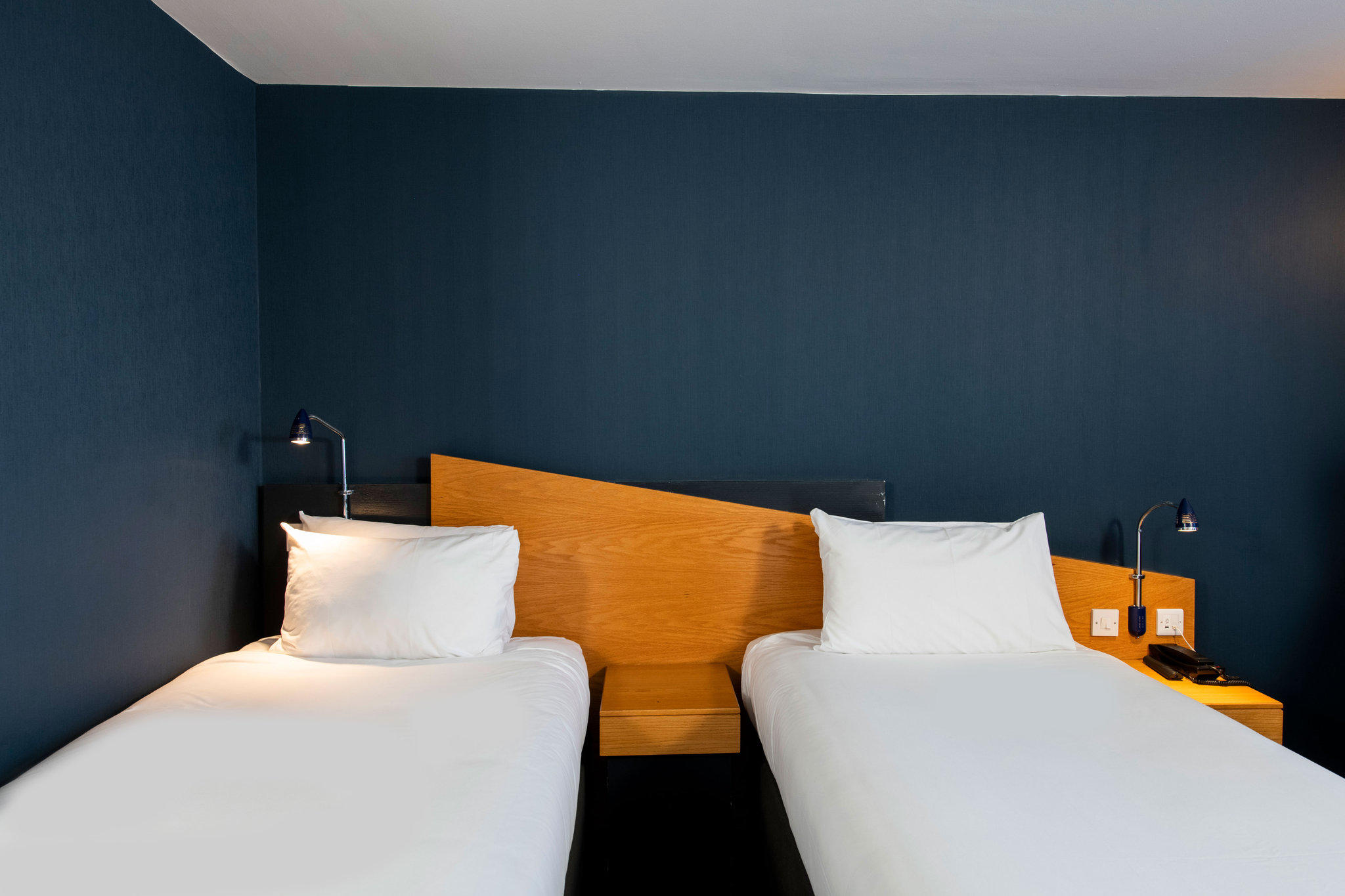 Фото Holiday Inn Express Birmingham - Oldbury, an Ihg Hotel