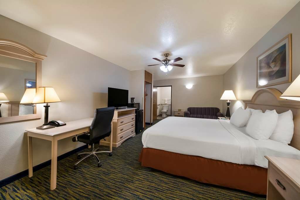 Фото SureStay Hotel by Best Western Falfurrias