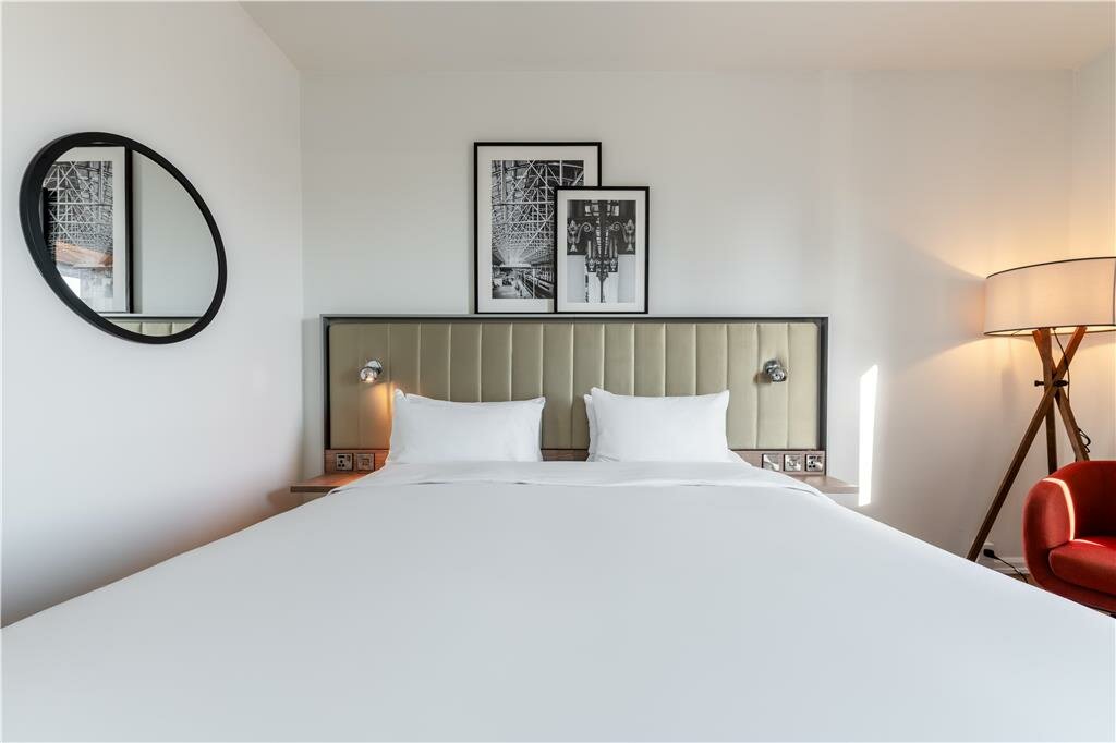 Фото Radisson Hotel Manchester City Centre, A Verified Net Zero Hotel