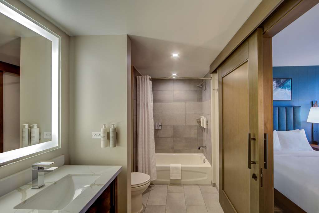 Фото Embassy Suites by Hilton Virginia Beach Oceanfront Resort