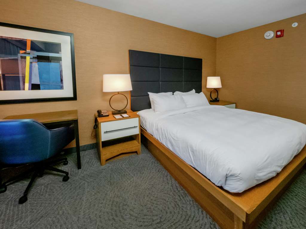 Фото DoubleTree by Hilton Hotel Niagara Falls New York