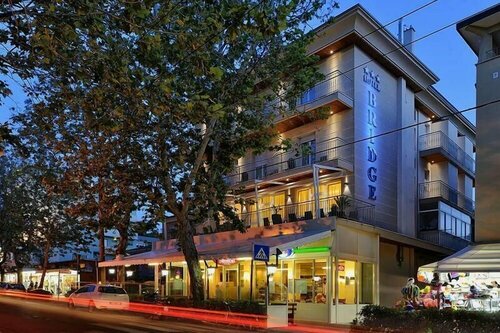 Гостиница Hotel Bridge в Римини