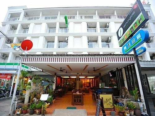Lemongrass Hotel