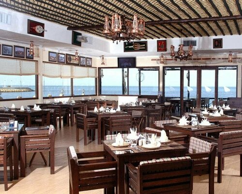 Гостиница Al Muntazah Plaza Hotel в Дохе