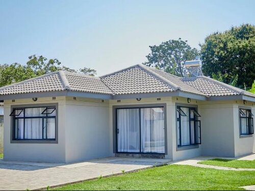 Гостиница Luxurious Messe Luxe Apartment Near Airport в Хараре