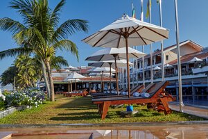 отель Coral Sands Hotel
