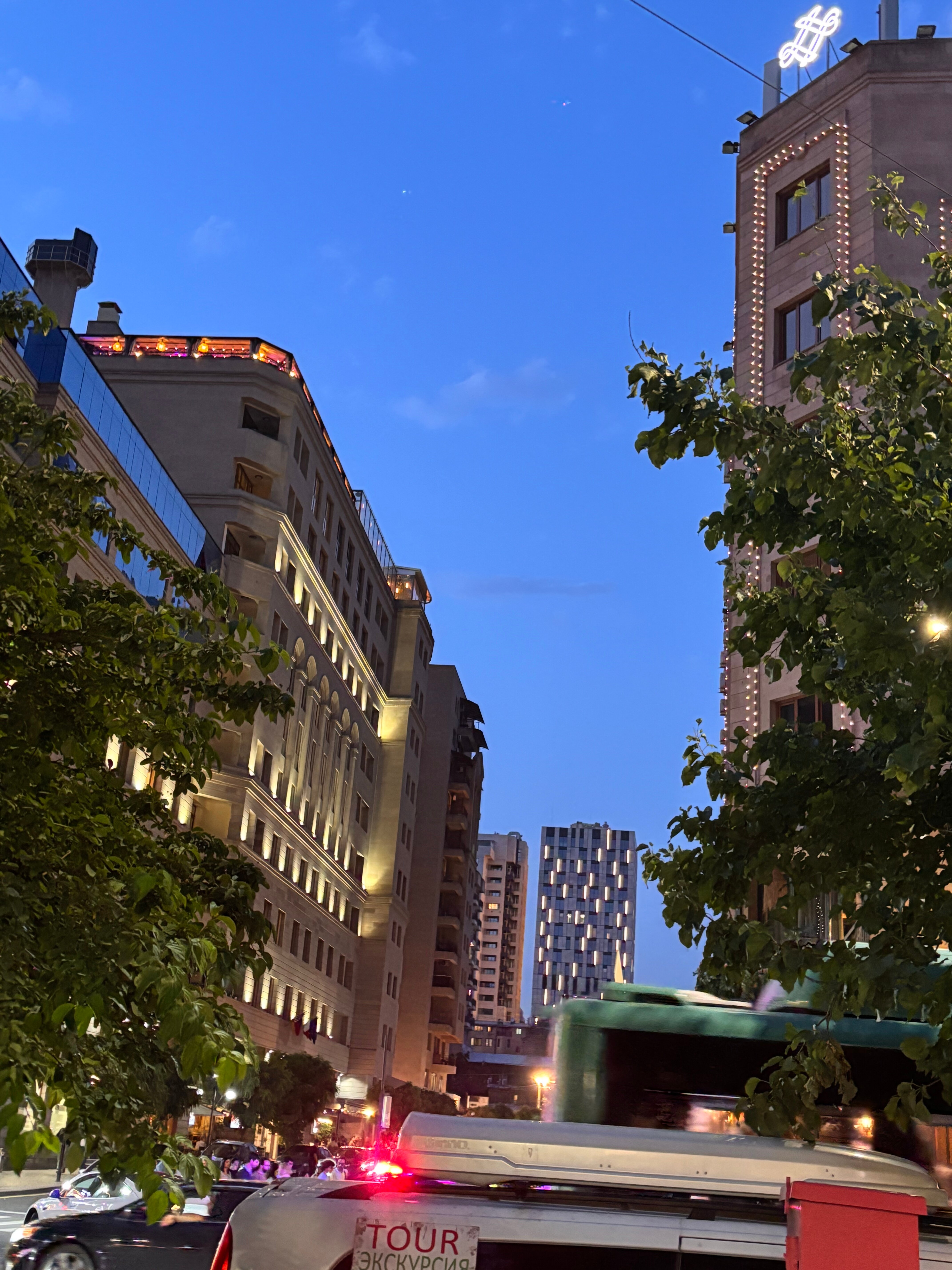 Фото Yerevan Place Hotel