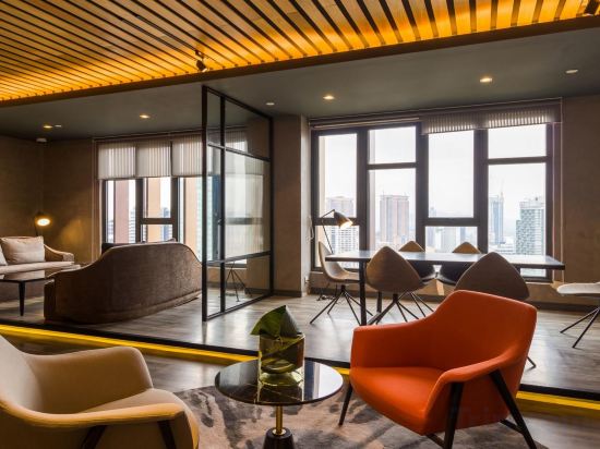 Фото Ceylonz Suite Kuala Lumpur, Roam