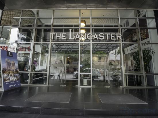 Фото Night Life Lancaster 1br GymBarJapTown