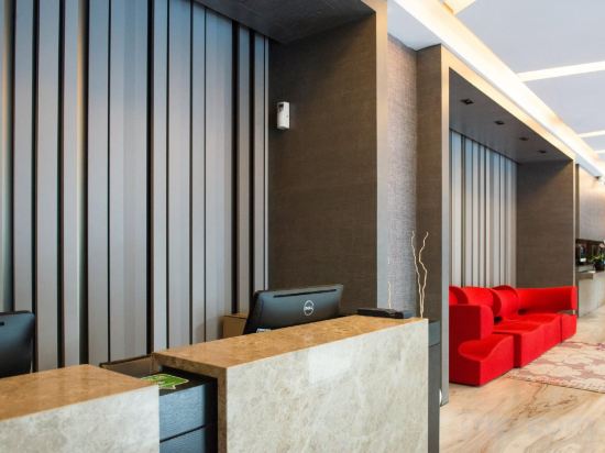 Фото Louis Kienne Serviced Residences