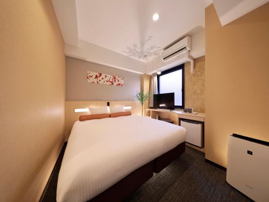 Фото Shinsaibashi Higashi Crystal Hotel