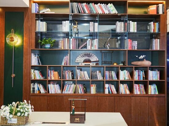 Фото Hiking Hotel Hangzhou