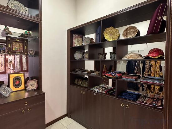 Фото Huayue Mansion Hotel