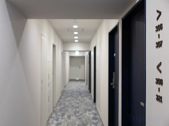 Фото Brackets Hotel Osaka Hommachi