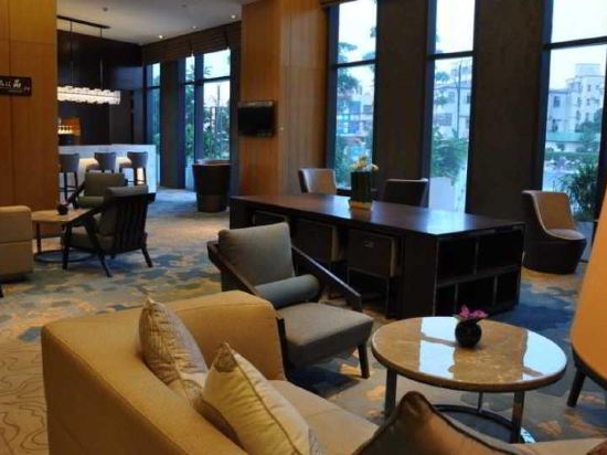 Фото Hilton Garden Inn Shenzhen Bao'an