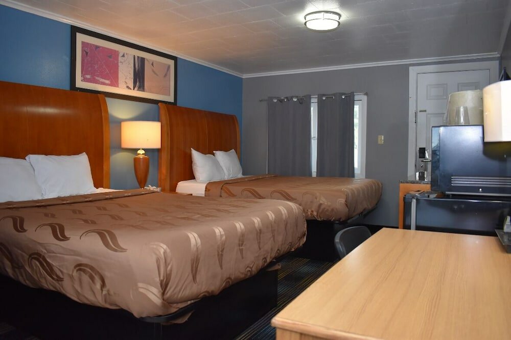 Фото Pilgrim Inn & Cottages