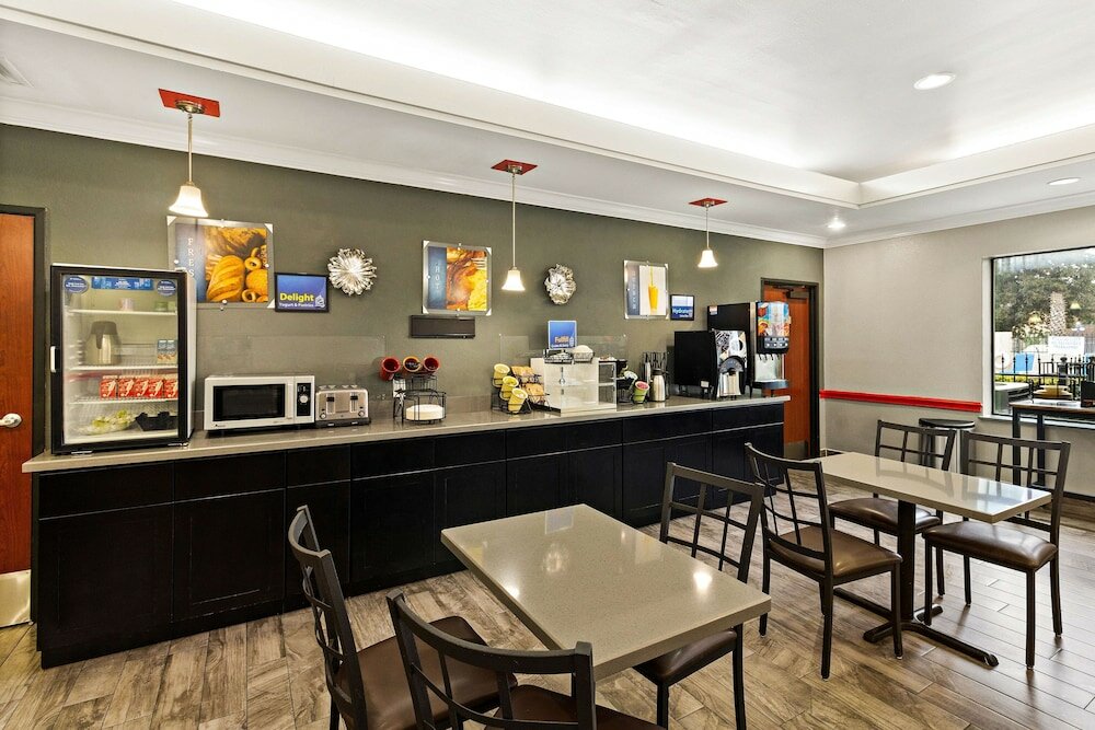 Фото Best Western Galleria Inn & Suites