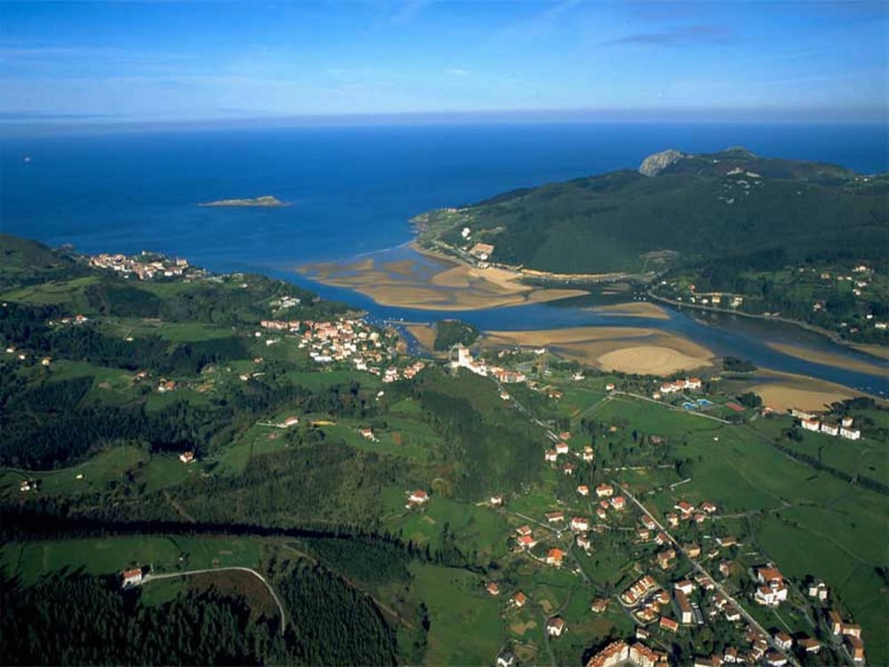 Фото Hotel Ibaigune