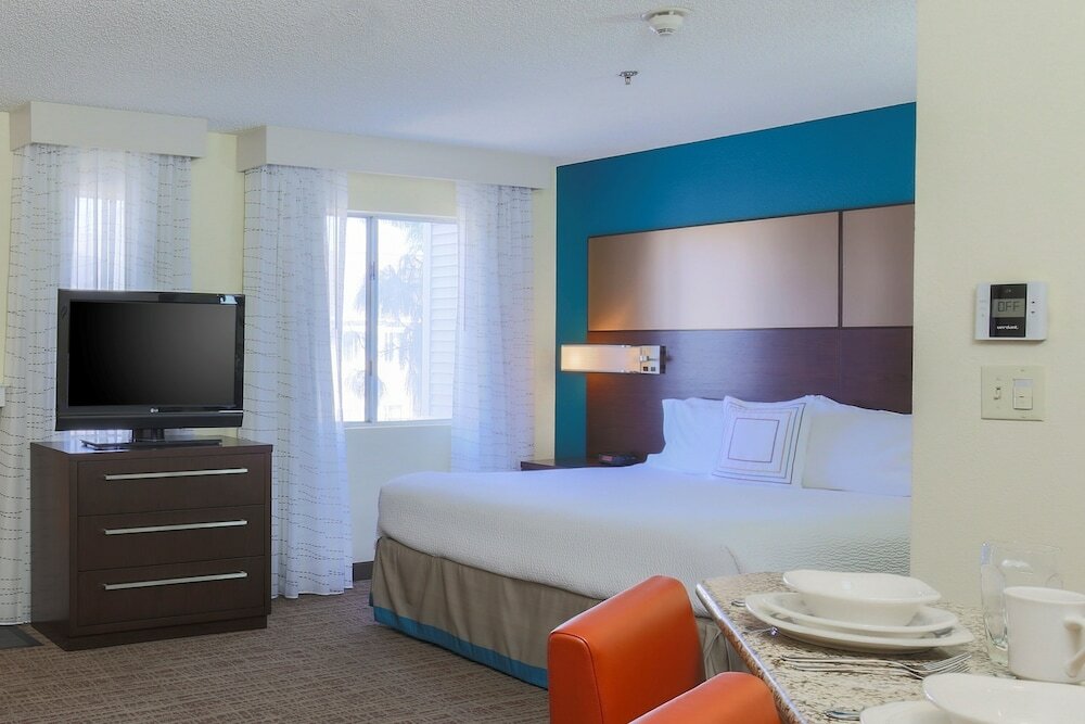 Фото Residence Inn by Marriott Bakersfield