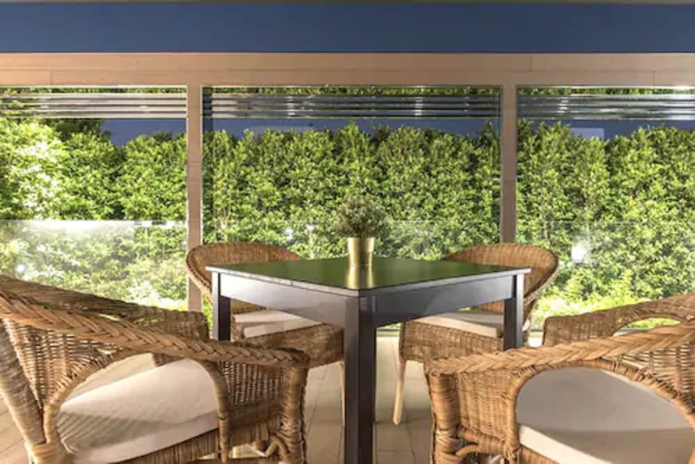 Фото Inhouse Hotel Grand