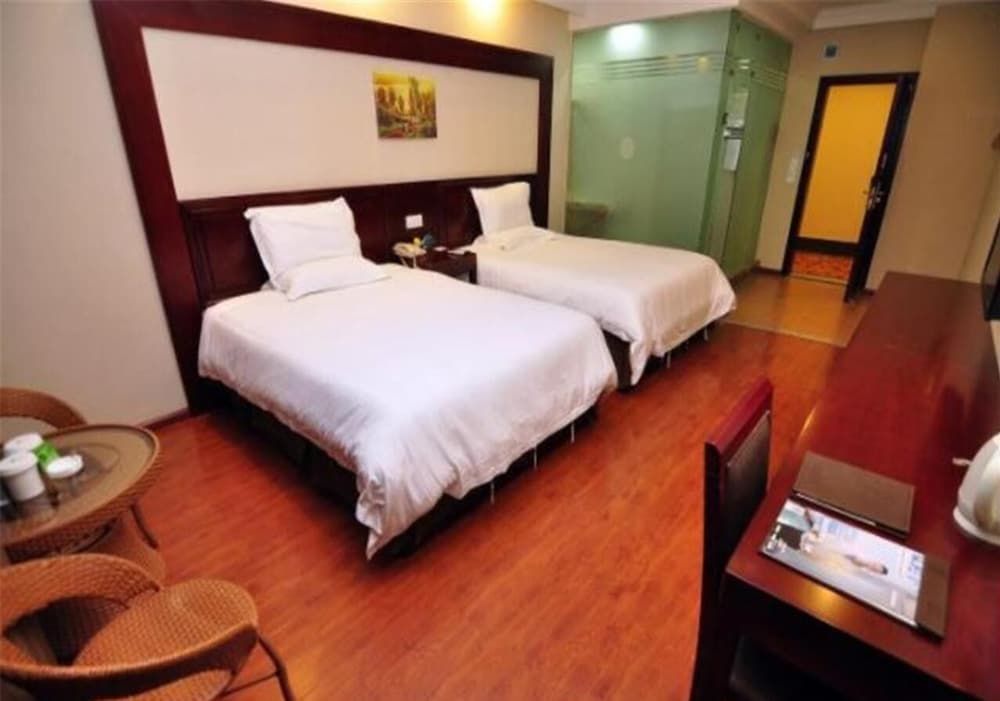 Фото GreenTree Inn Kunming Chenggong University City Hsr Station Shilin Street Express Hotel