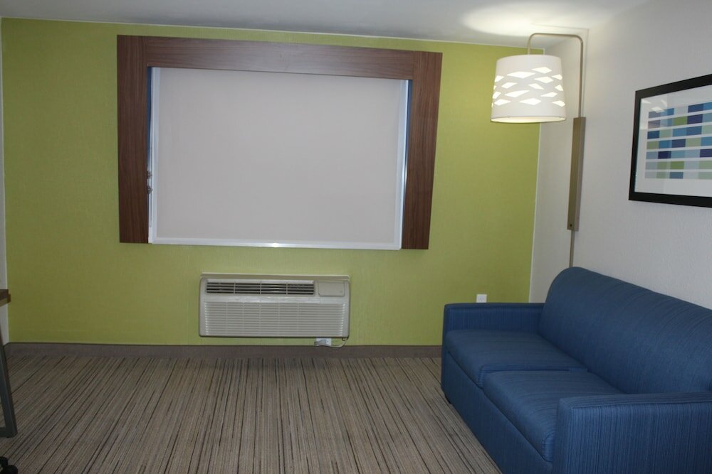 Фото Holiday Inn Express Hotel & Suites Raton, an Ihg Hotel