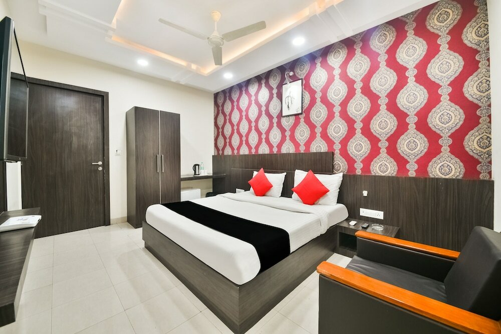 Фото Hotel Flowers Inn