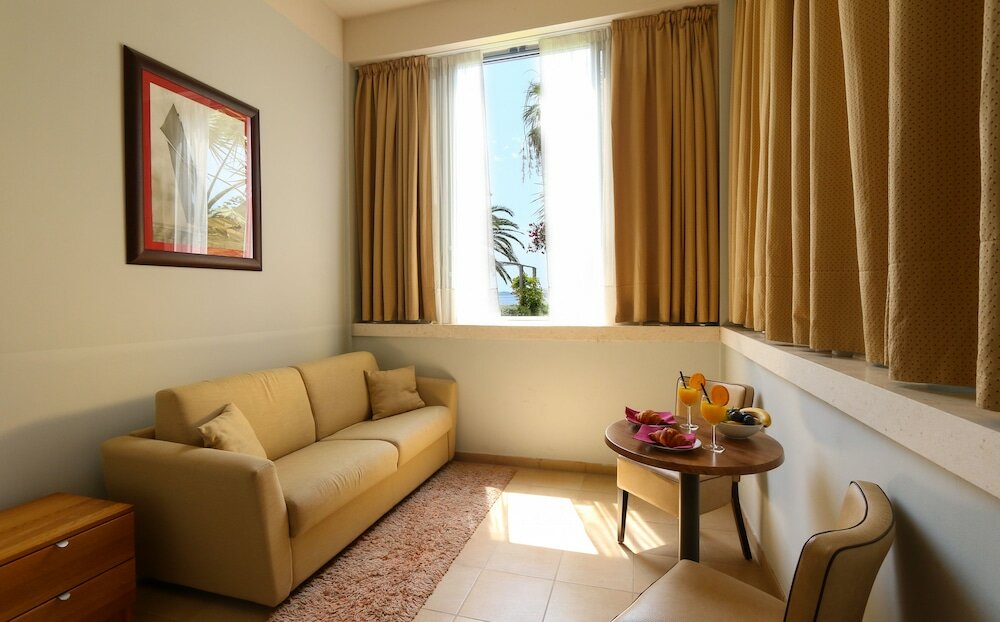 Фото Hotel Indijan