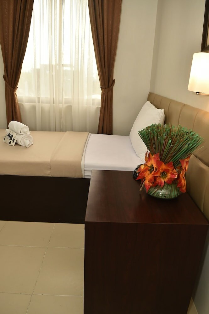 Фото Columbus Plaza Hotel