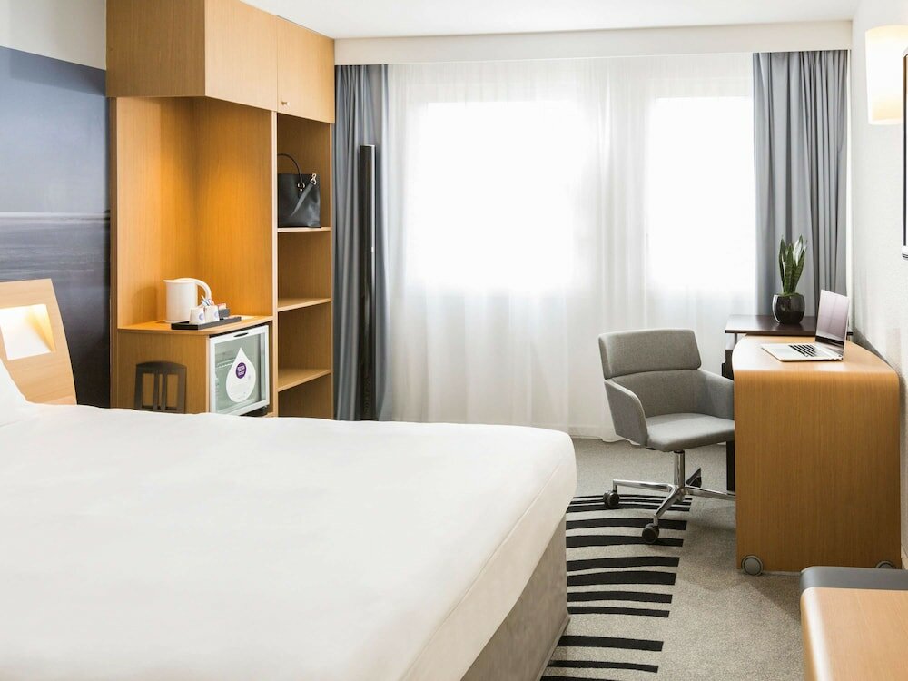 Фото Novotel Strasbourg Centre Halles