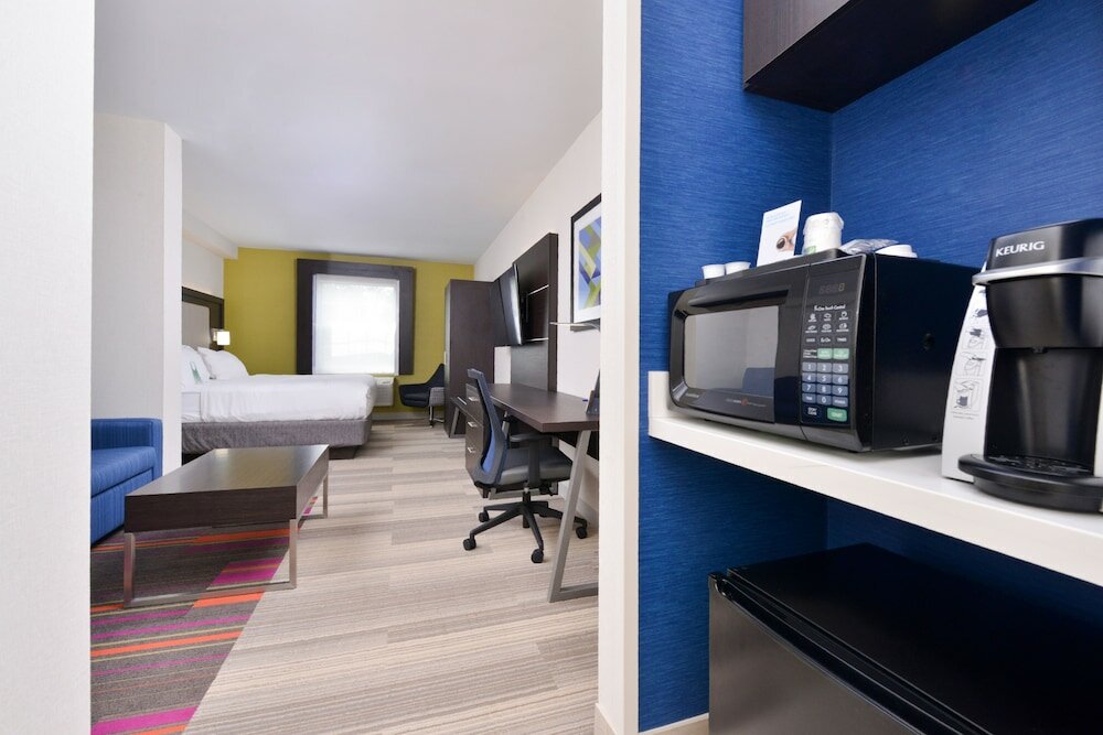 Фото Holiday Inn Express Mystic, an Ihg Hotel