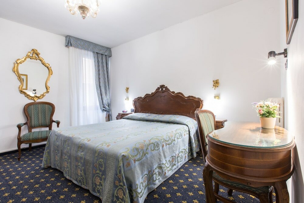 Фото Ambassador Tre Rose