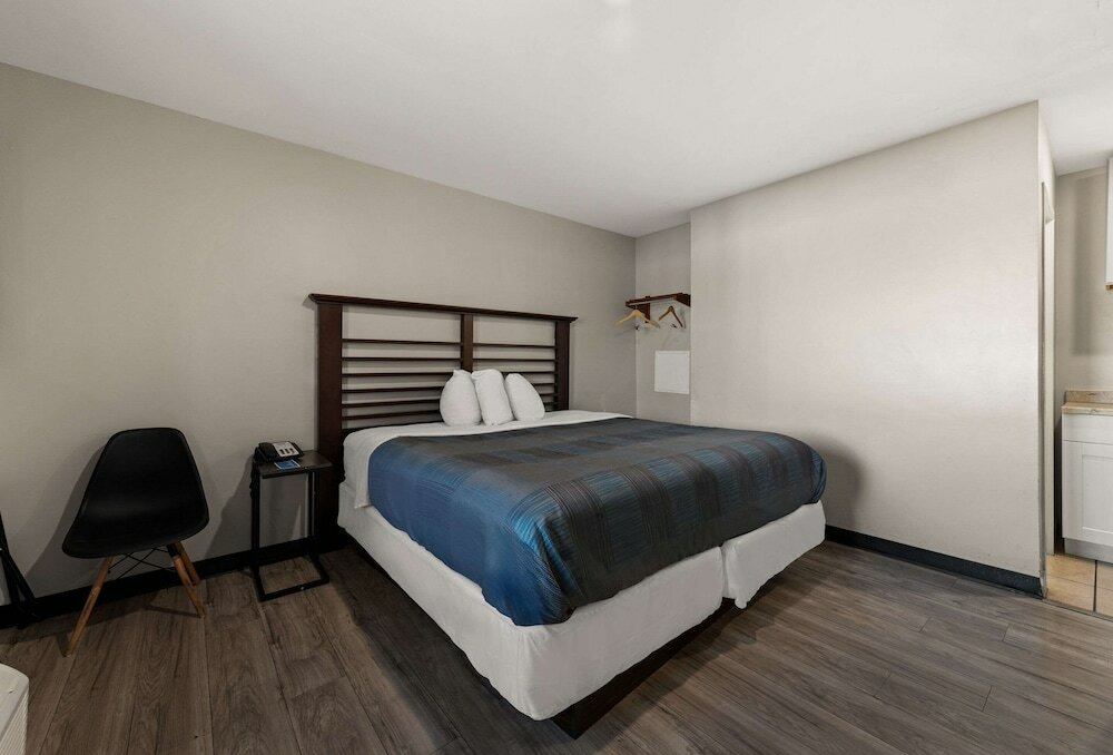 Фото Rodeway Inn