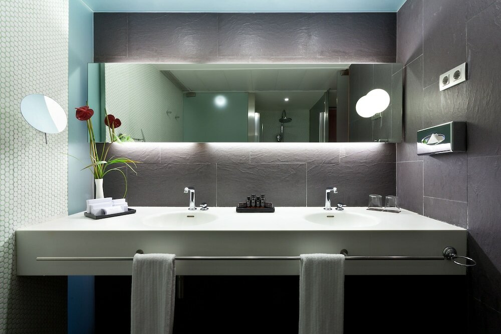 Фото Hotel Condes de Barcelona