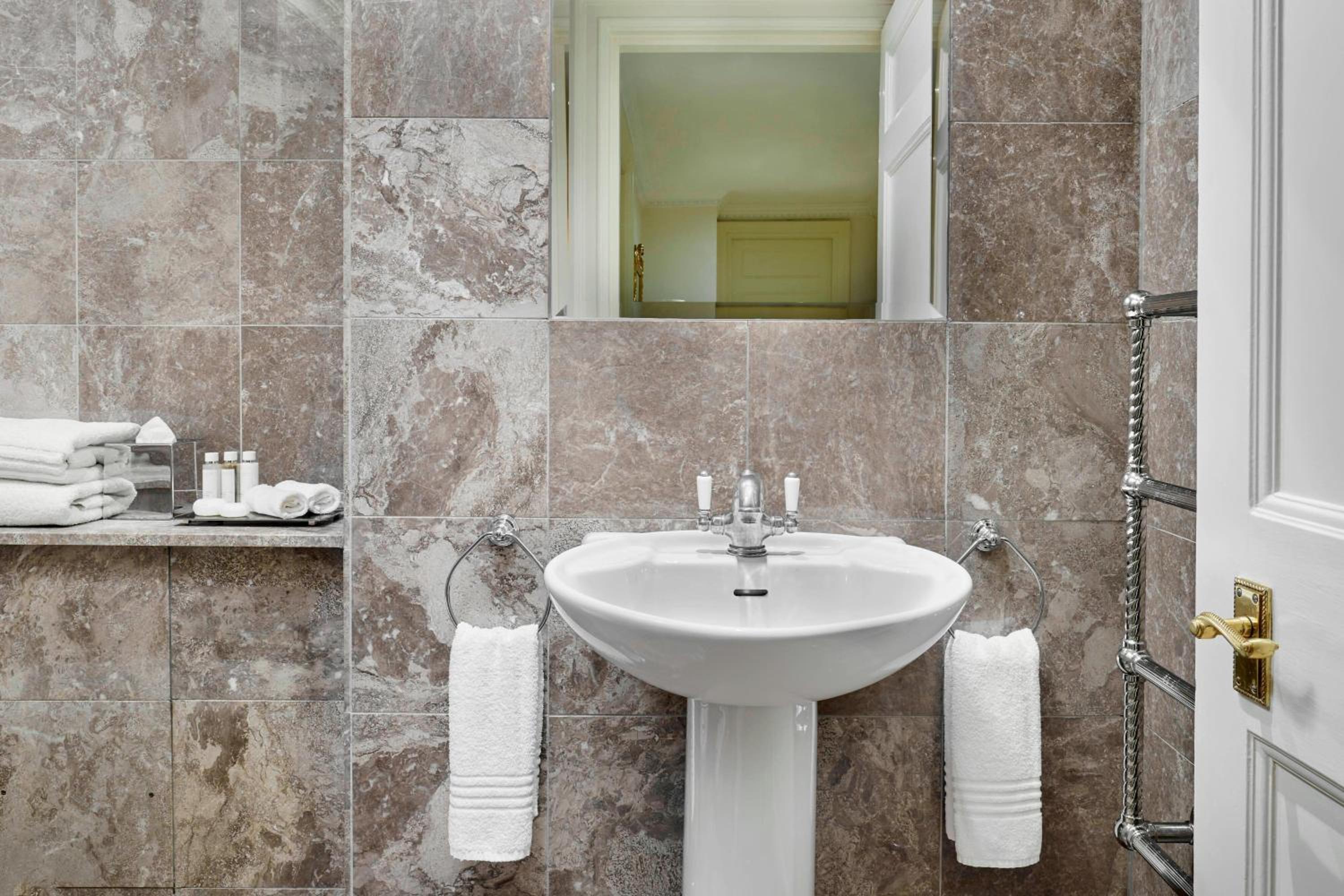 Фото 47 Park Street - Grand Residences by Marriott