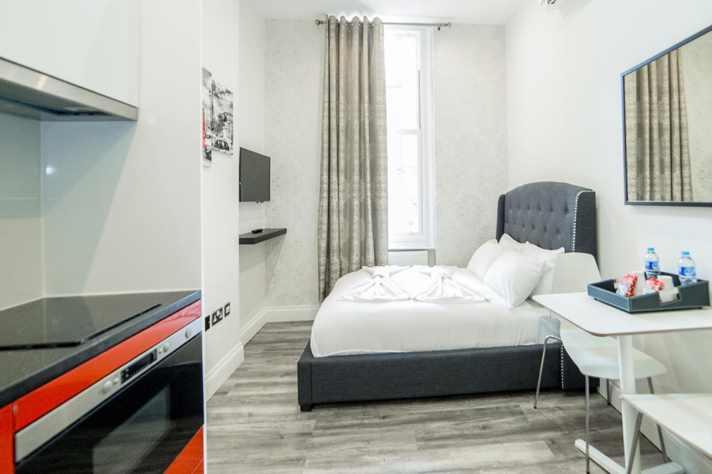 Фото Imperial Court Suites