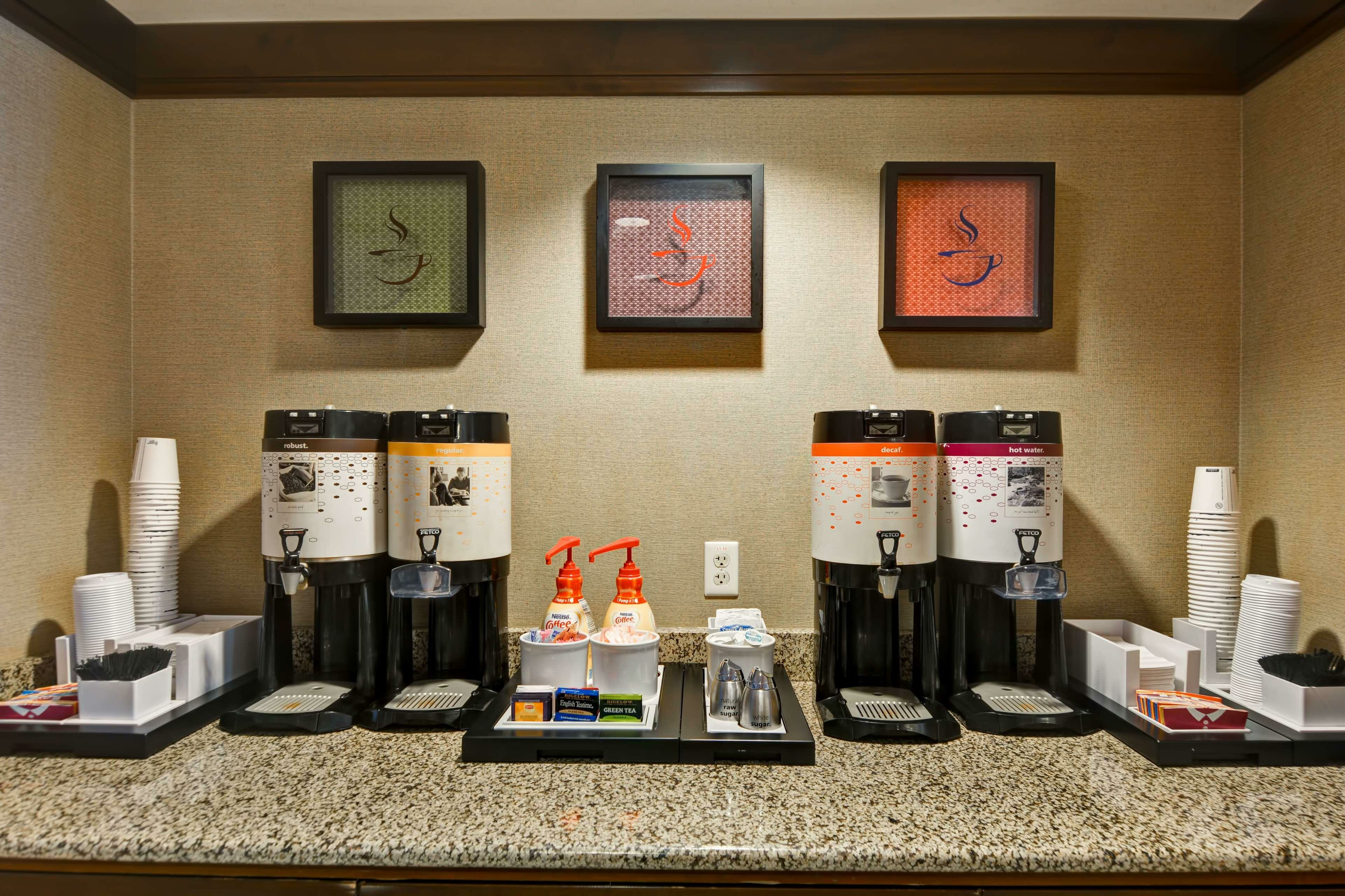 Фото Hampton Inn Silver Spring