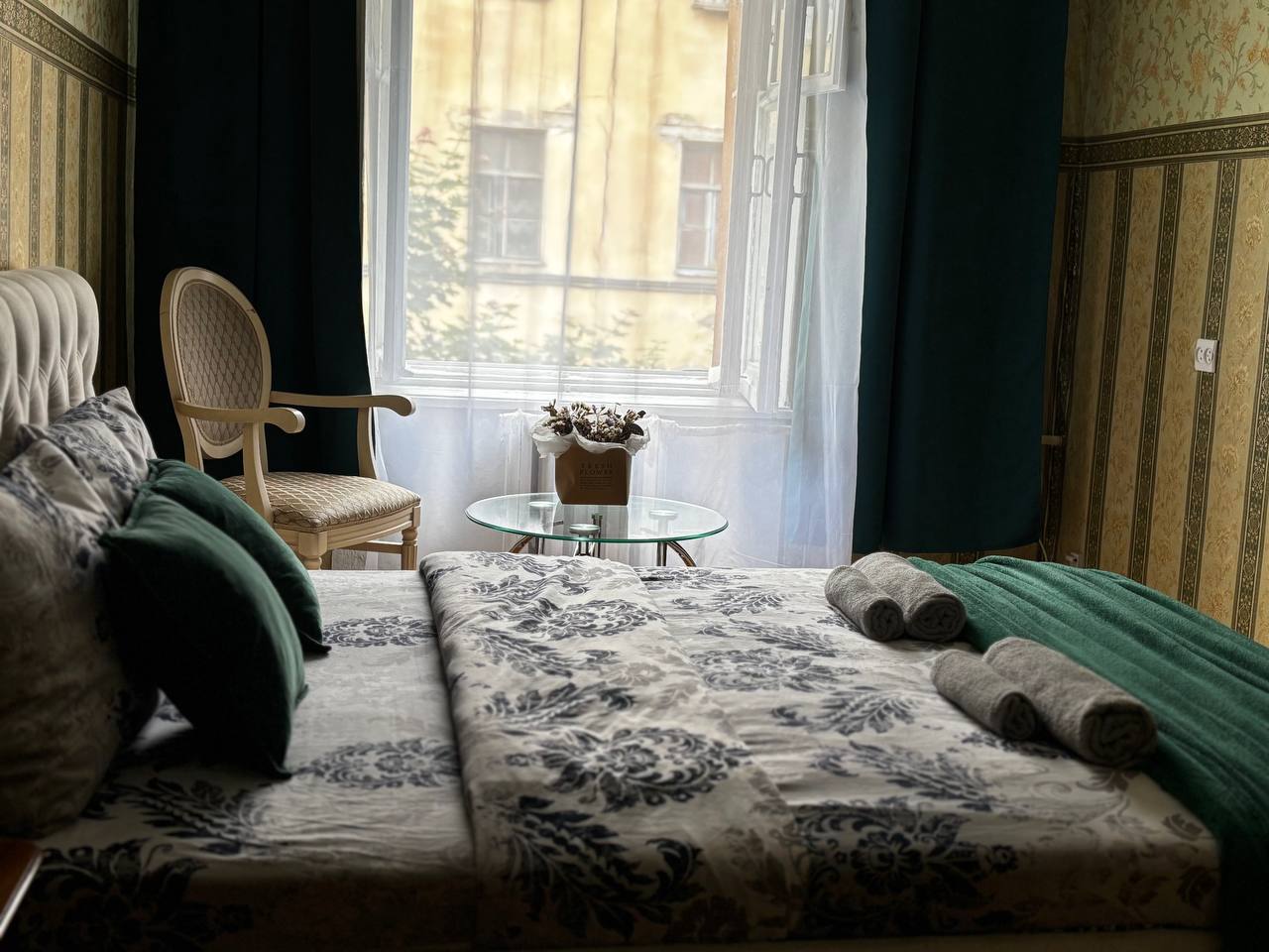 Фото отеля 1