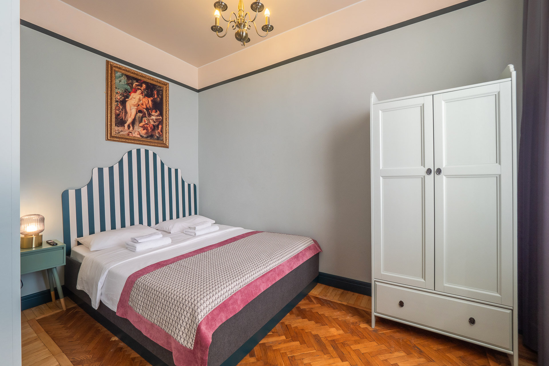 Фото Комнаты. Восстания, 13