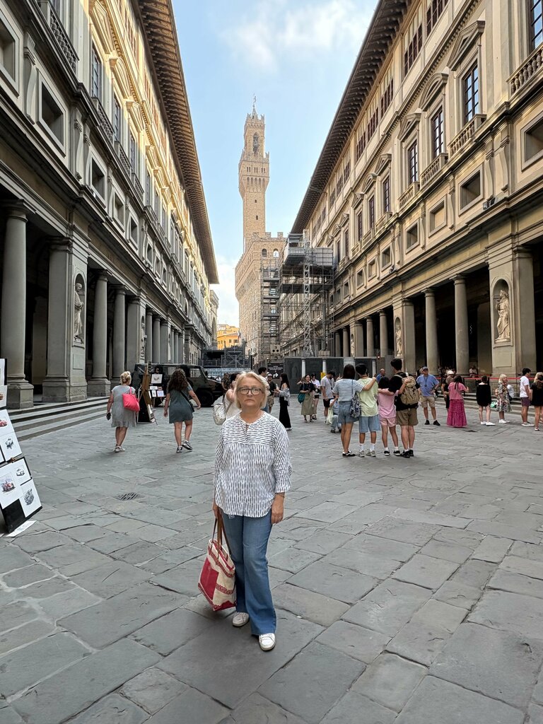 Landmark, attraction мост Санта-Тринита, Florence, photo