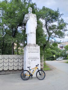 Климент Аркадьевич Тимирязев (Primorye Territory, Ussuriysk Urban District, posyolok Timiryazevskiy, ulitsa Volozhenina), monument, memorial