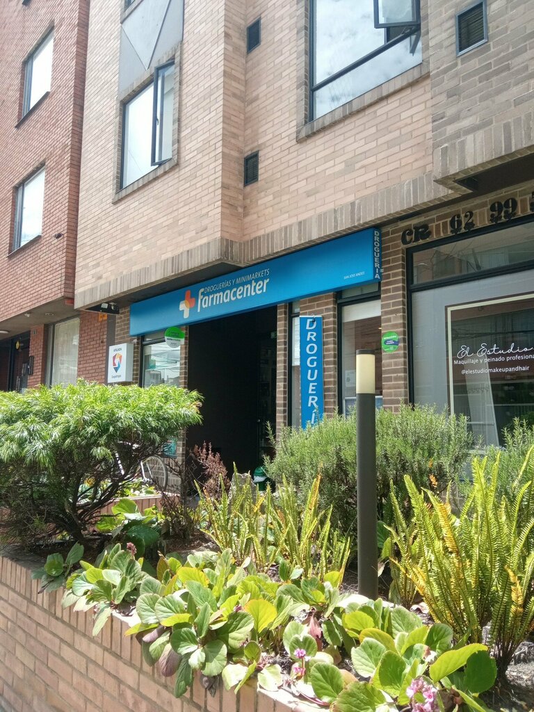 Pharmacy Droguerías Y Minimarkets Farmacenter, Bogota, photo