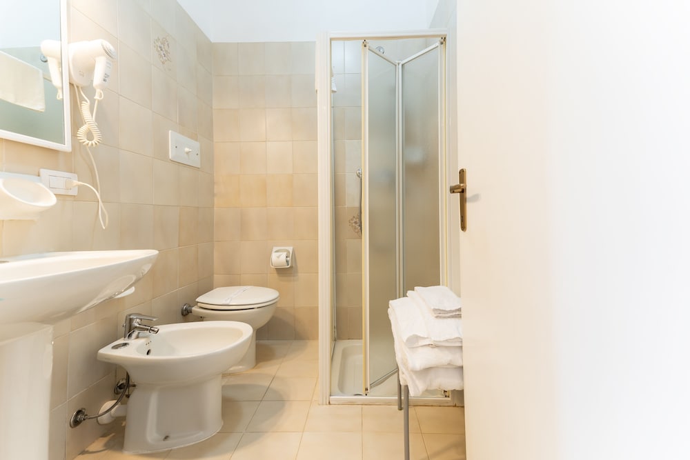 Фото Hotel Benaco Bee Free