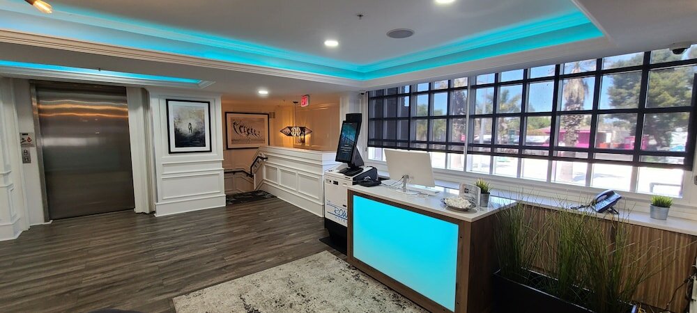 Фото The Row Hotel