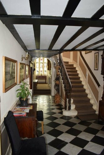 Гостиница Harmondsworth Hall Guest House Heathrow в Лондоне