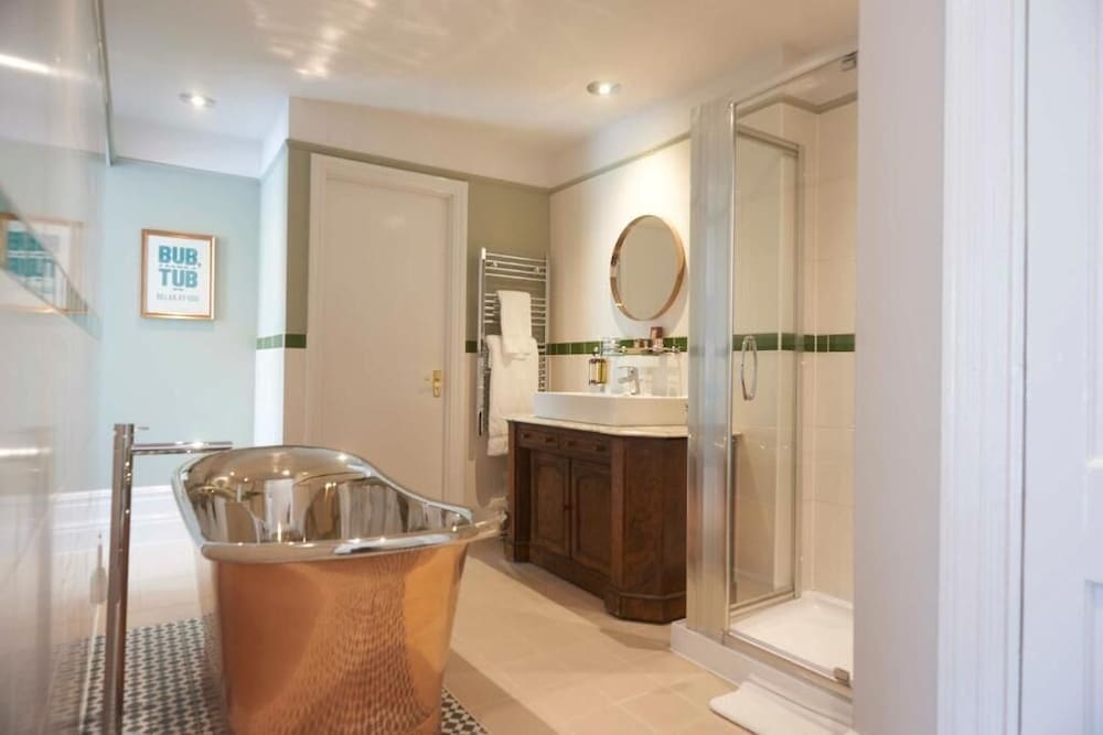 Фото The Embankment