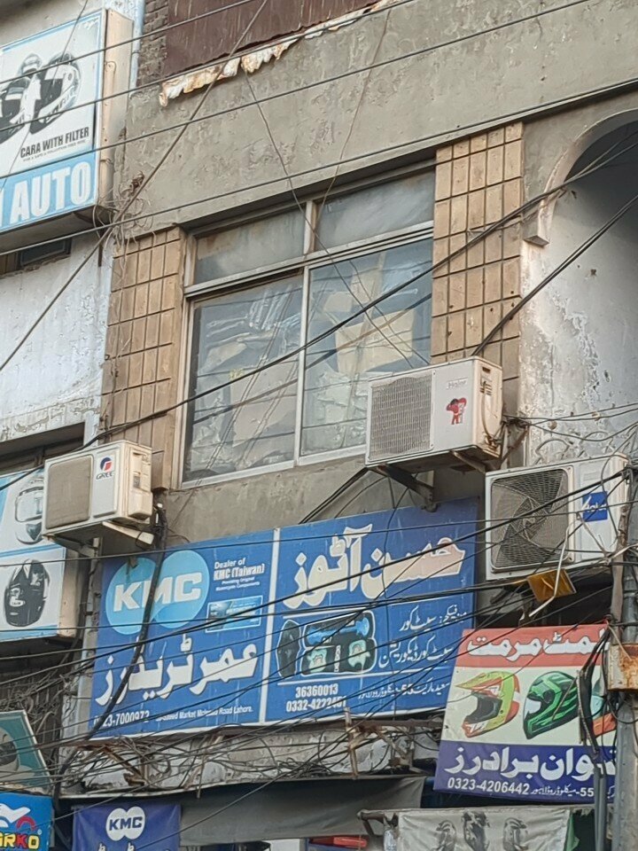 Auto parts and auto goods store Hassan Autos, Lahore, photo
