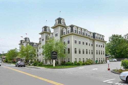 Внешний вид отеля Bar Harbor Grand Hotel в Бар-Харборе, фото 5